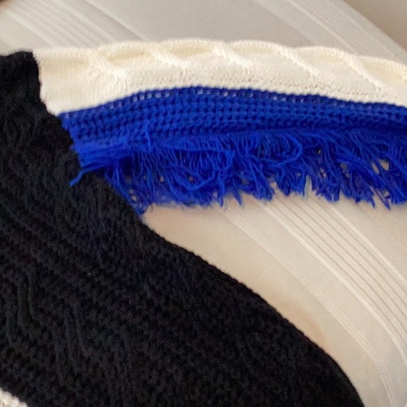 Free generation sweater - Picture 2 of 3